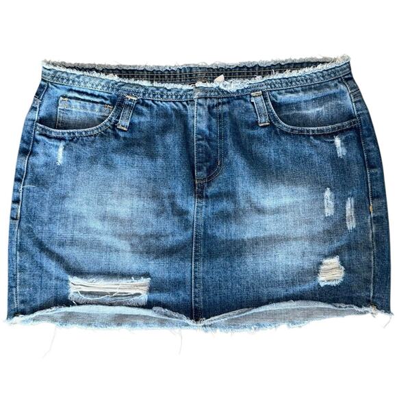BDG Denim Skirt Distressed Ripped Mini Jean Skirt Womens Sz 6 Medium Wash Y2K - Picture 1 of 6
